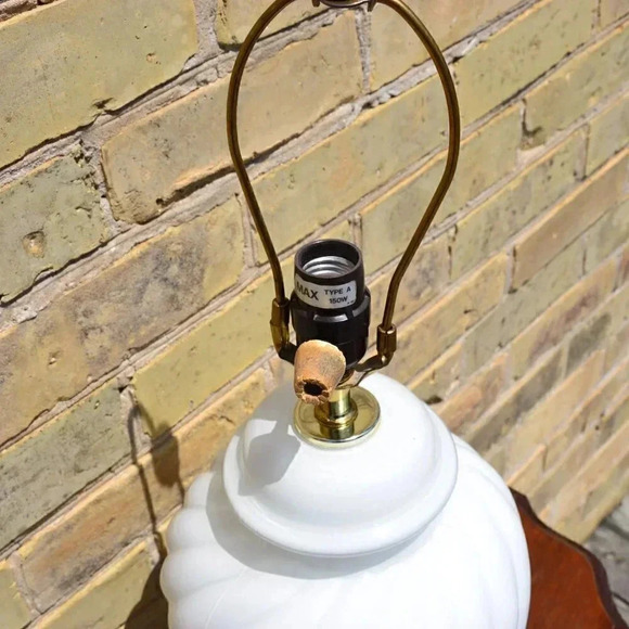 Vintage  Ginger Jar Shaped Lamp - Picture 5 of 12